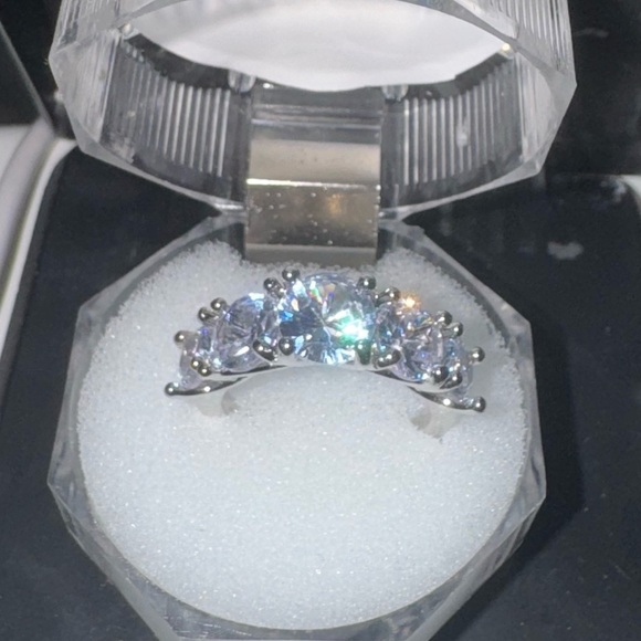 Symmetrical Silver  Five Stone  Zirconia Wedding Band Size 7 - Picture 11 of 16